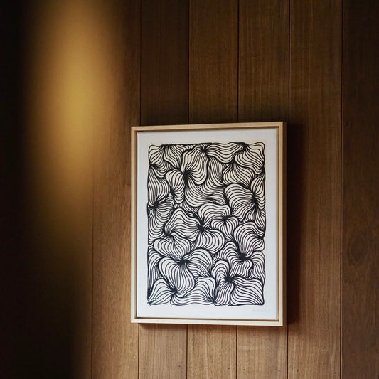 ON AIR - VANILLA / BLACK (40w x 50h cm)