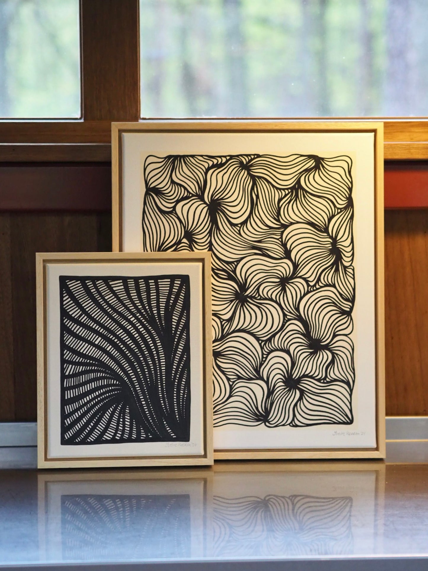 ON AIR - VANILLA / BLACK (40w x 50h cm)