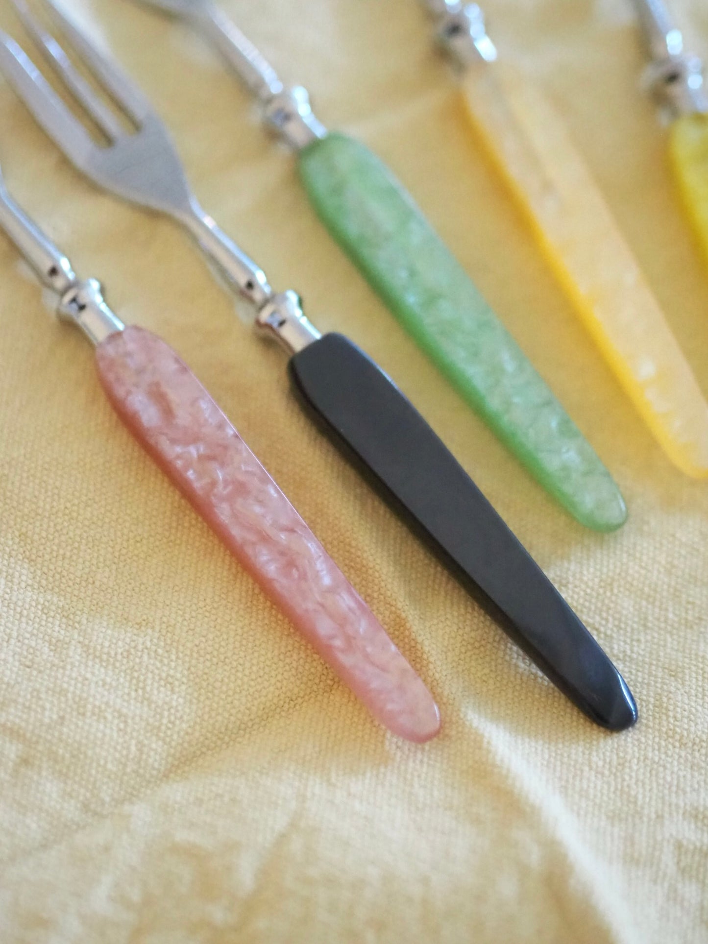 PEARLY DESSERT FORKS - SET OF 6