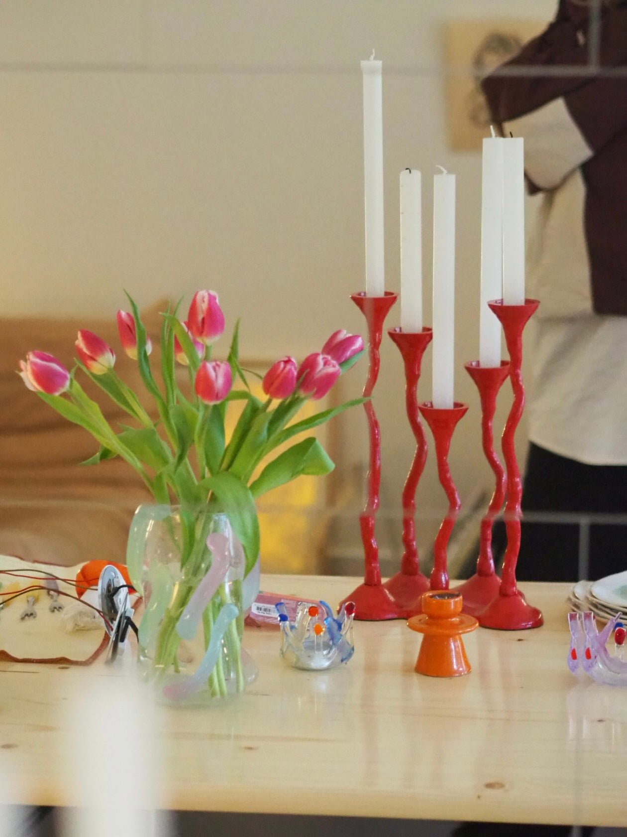 CAST IRON CANDLE HOLDER - RED