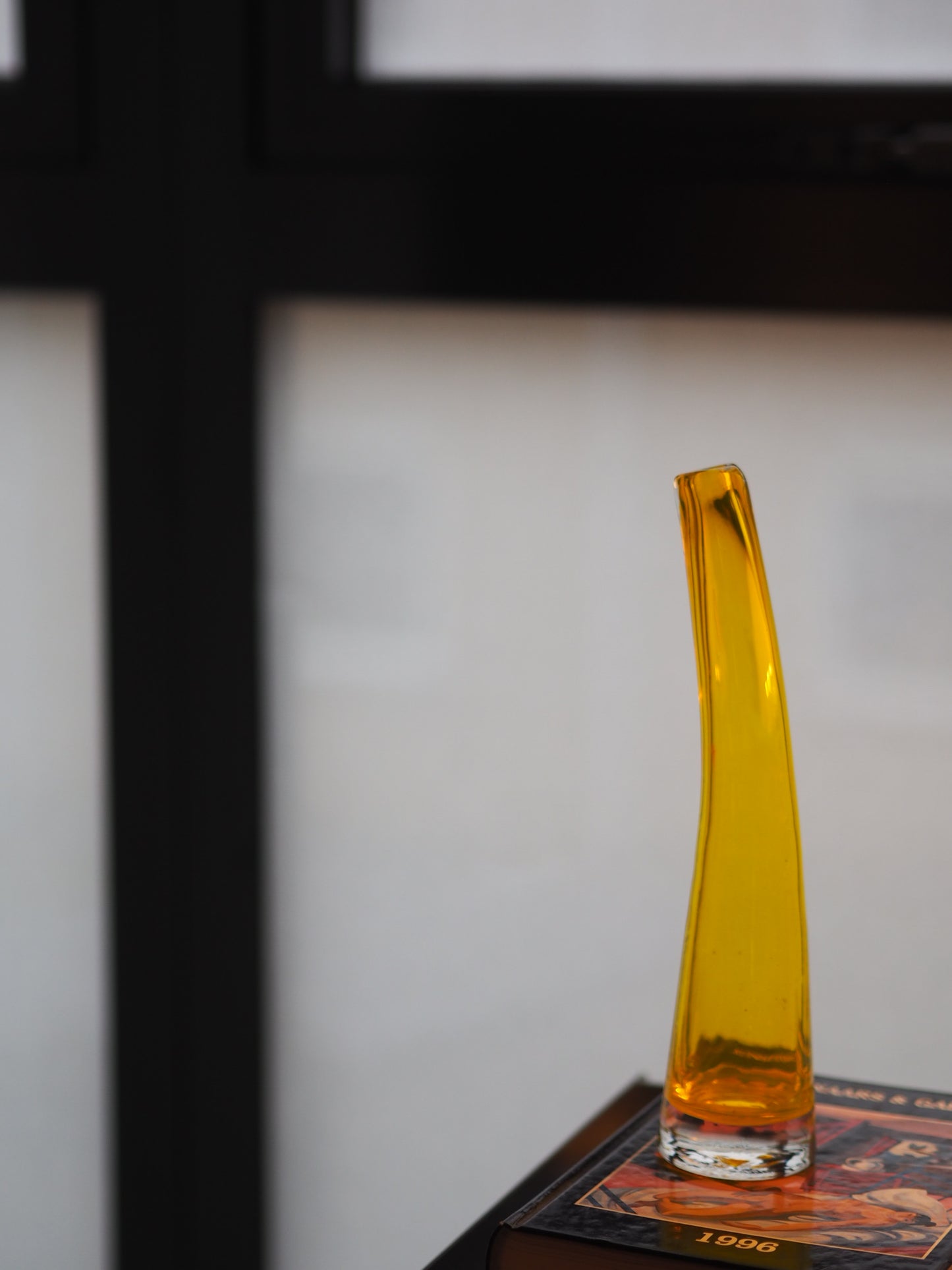 GLASS VASE - YELLOW