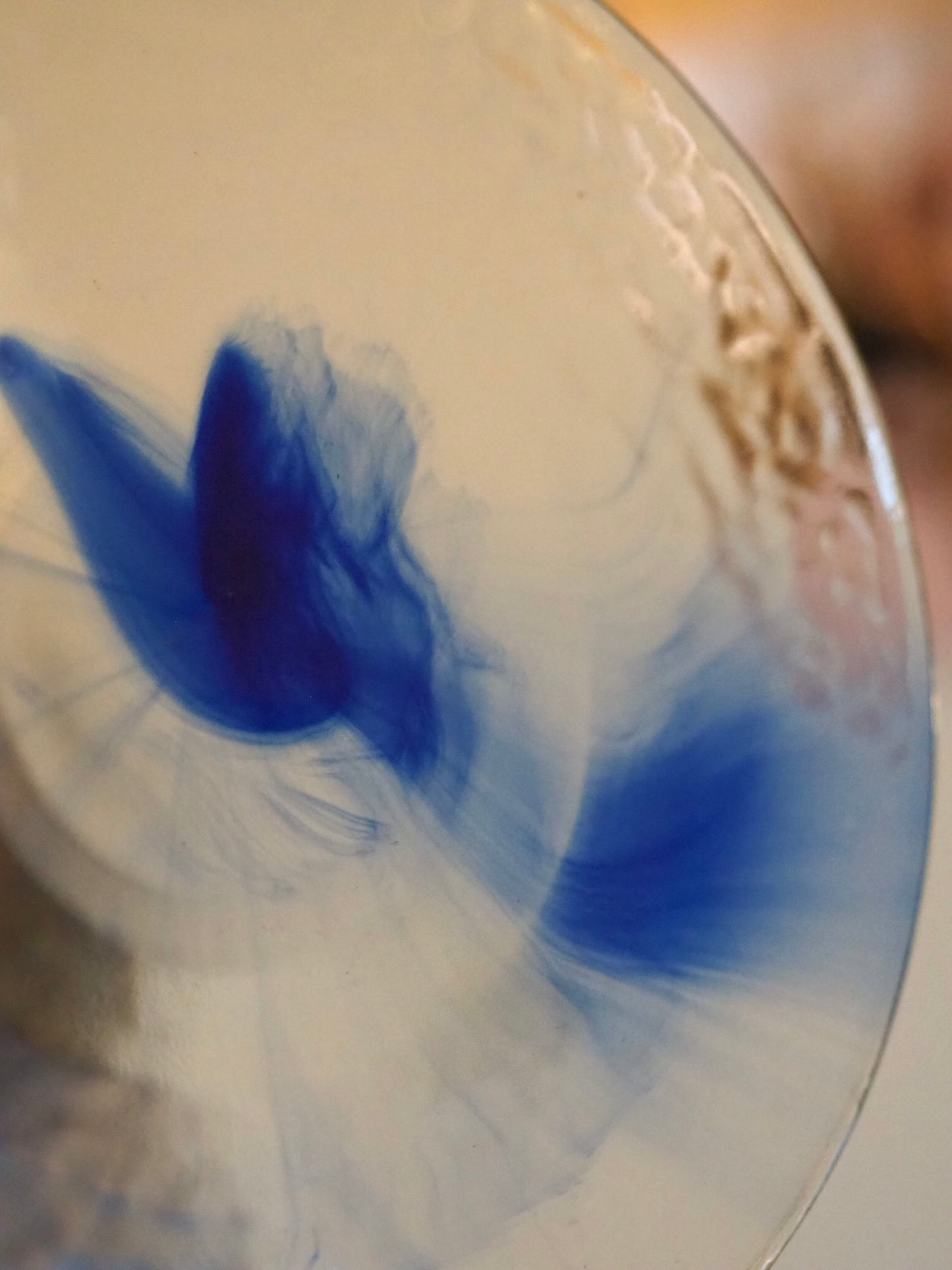 SET OF 9 GLASS DINNER PLATES - ITALIAN